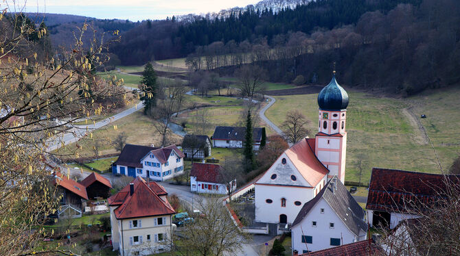 Bichishausen soll eine Ortsmitte mit Aufenthaltsqualität bekommen.  FOTO: BLOCHING