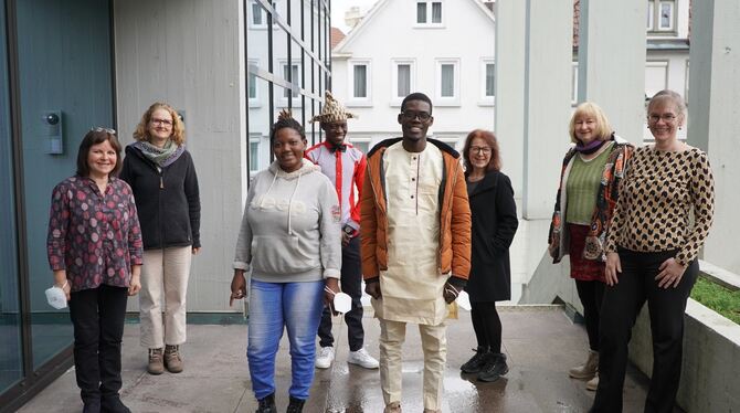 Begrüßung im Rathaus mit (von links) Friederike Haberkern-Mäckle (Abteilung Städtepartnerschaften), Sibylle Hahn (Bildungsrefere