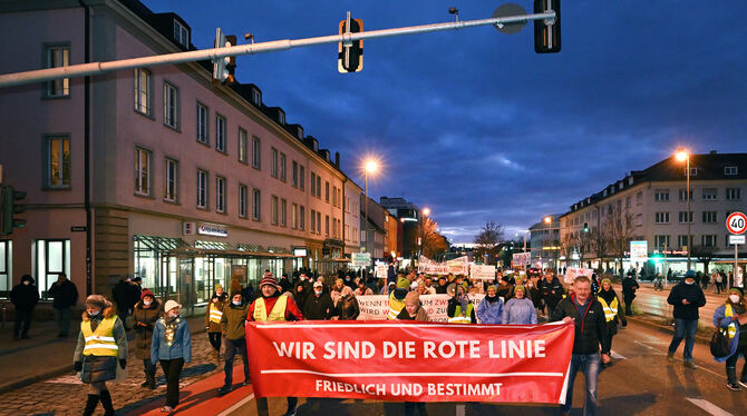 Die Demonstranten marschierten wieder durch die Reutlinger Innenstadt.