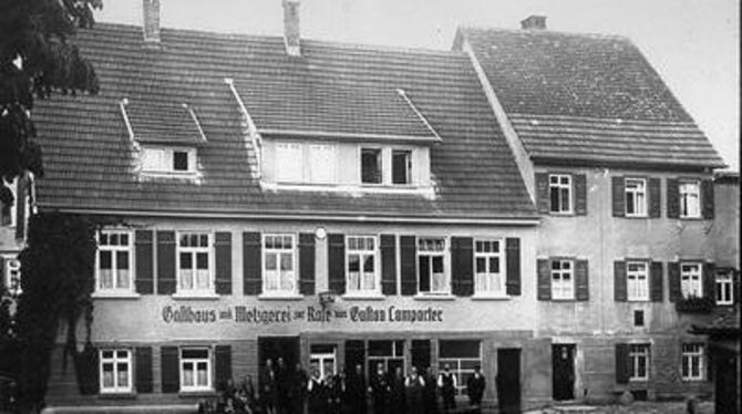 Aus den 20er Jahren stammt dieses Foto vom »Gasthaus und Metzgerei Rose« in Sondelfingen. FOTO: PR