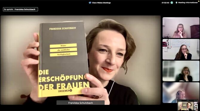 Franziska Schutzbach las aus ihrem Buch »Die Erschöpfung der Frau«.  FOTO: LEIPOLD