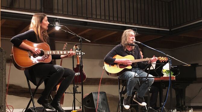 Heiner Kondschak (rechts) und Eva Maria Kilian (links) harmonieren perfekt.  FOTO: INCI