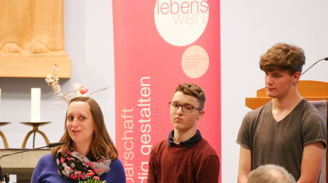 Setzen sich für Jugendliche im Ringelbachgebiet ein (von links): Susanne Fiesel, Lasse und Paule. FOTO: LEISTER