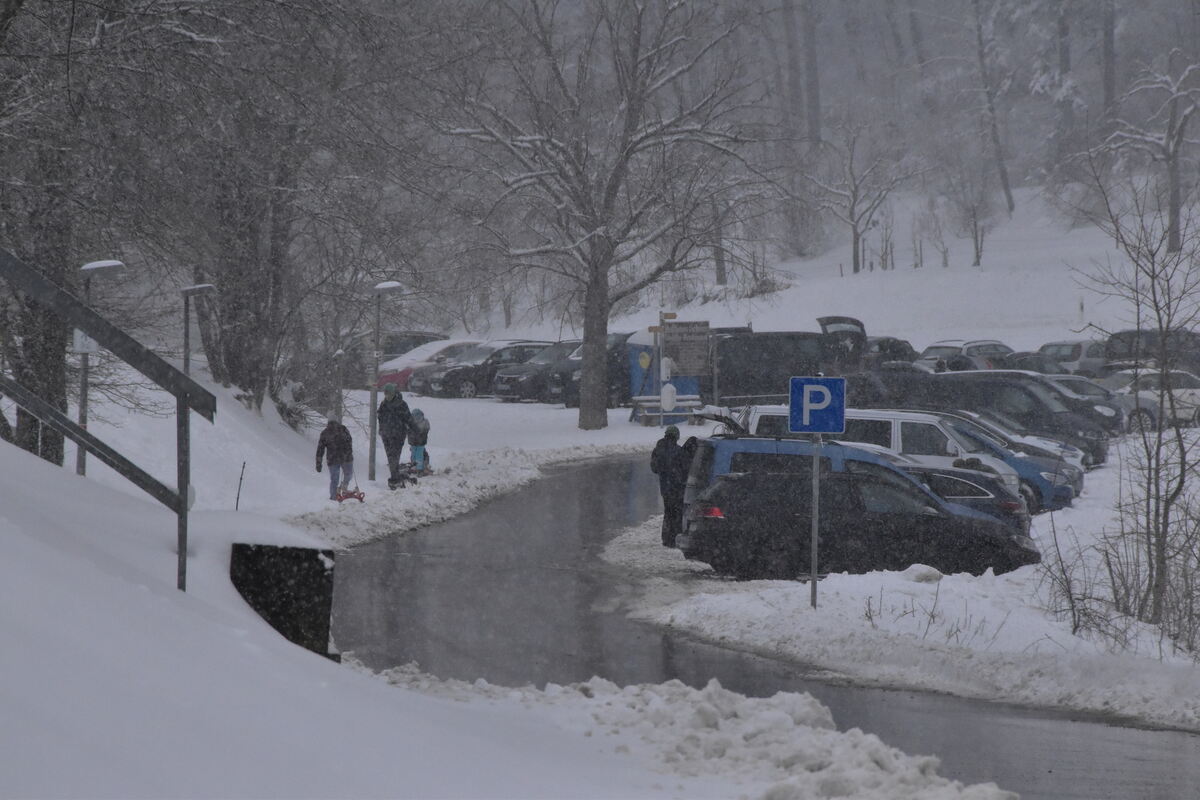 Skihang Parkplatz Genkingen FOTO MEYER _0289