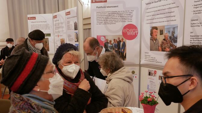 Die Besucherinnen und Besucher stellten viele Fragen.