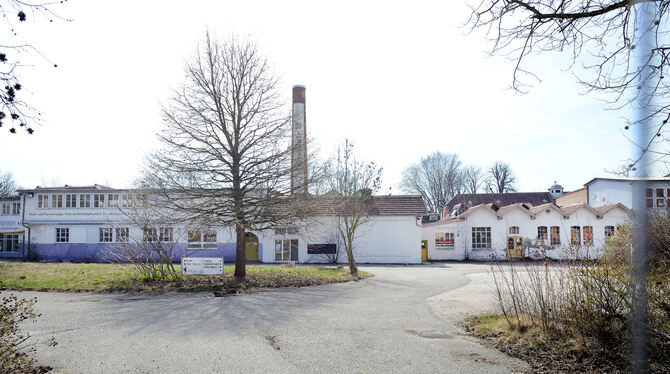 Das Betzinger Egelhaafareal wird überbaut, aber Schornstein und Teile des alten Fabrikkomplexes bleiben erhalten. FOTO: PIETH