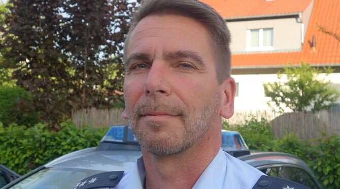 Der gebürtige Ofterdinger Oliver Sulz leitet derzeit kommissarisch den Mössinger Polizeiposten.  FOTO: STRAUB