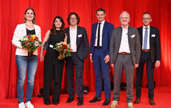 »Gewinner der Region« (von links): Lara Schuhwerk, Anna Jetter, Oliver Pötz, Markus Reisch, Franz Tress und Karl-Heinz Walz. FOT