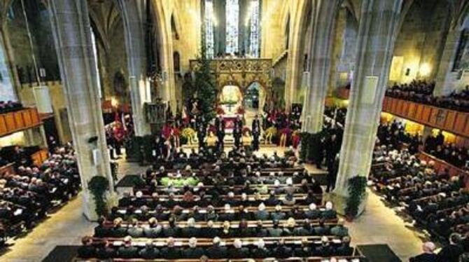 Trauergottesdienst in der Tübinger Stiftskirche für die verstorbenen Feuerwehrleute Kurt Schwägerle und Andreas Mang.
FOTO: GROHE