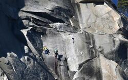 Tommy Caldwell (l) und Kevin Jorgeson beim Aufstieg. Foto: Patrick Tehan