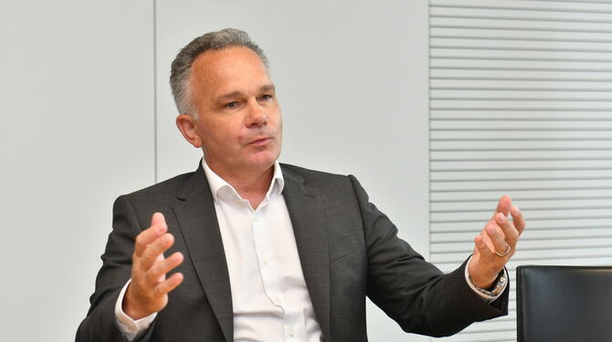 Martin Drasch, Vorstandsvorsitzender der Manz AG mit Sitz im Industriegebiet Reutlingen-Nord/Kirchentellinsfurt. FOTO: MEYER