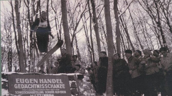 Der erste Sprung auf der Eugen-Handel-Gedächtnisschanze.  FOTO: PRIVAT