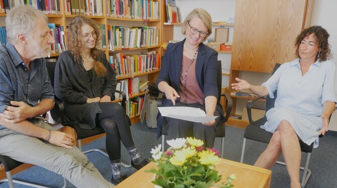 Bernhard Eckert-Groß (von links), Praktikantin Maria Walz, Christine Mauser und Gudrun Lorch sind überzeugt, dass die Psychologi