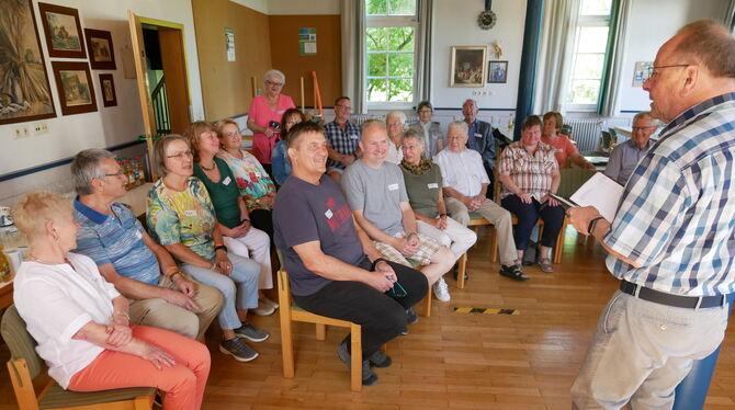 Beim Jahrestreffen der Selbsthilfegruppen schilderte Sprecher Werner Müller (rechts) die Schwierigkeiten, mit denen das Forum zu