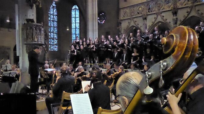 Sinfonietta Tübingen und Akademischer Chor mit Beethoven. FOTO: BERNKLAU Sinfonietta Tübingen und Akademischer Chor mit Beethoven. FOTO: BERNKLAU
