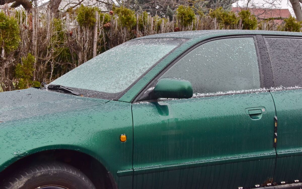 Eisregen auf Auto FOTO MEYER