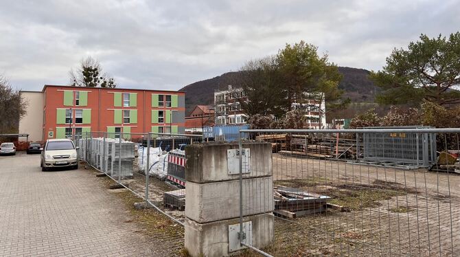 Im Hintergrund ist das städtische Gebäude Entensee I zu sehen. An diesem Konzept soll sich die Bebauung der bisherigen Lagerfläc