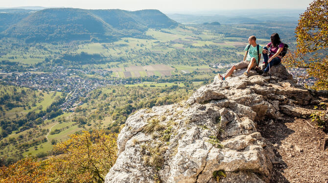 Malerischer Ausblick vom Trauf der Schwäbischen Alb.  FOTO: PR