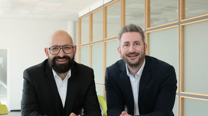 José Enrique Gómez Asbeck (links) und Volker Baisch, geschäftsführende Gesellschafter der BBG Bitbase Group GmbH in Reutlingen.