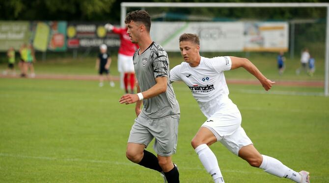 Streift sich im Testspiel gegen den FV Illertissen zum ersten Mal das Trikot des Oberligisten SSV Reutlingen über: Jonah Adrovic