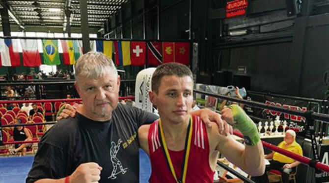 Trainer Thomas Floten und Ali Movahed vom SSV Reutlingen.  FOTO: VEREIN