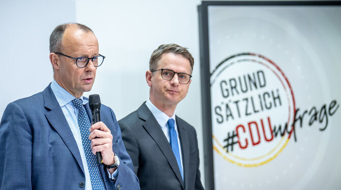 Friedrich Merz, CDU-Bundesvorsitzender und Fraktionsvorsitzender, mit seinem neuen Generalsekretär:  Carsten Linnemann.  Foto: K