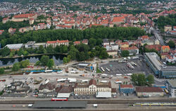 Der neue Zentrale Omnibusbahnhof auf dem Europaplatz in Tübingen wird nach vierjähriger Bauzeit eingeweiht.  FOTO: GROHE