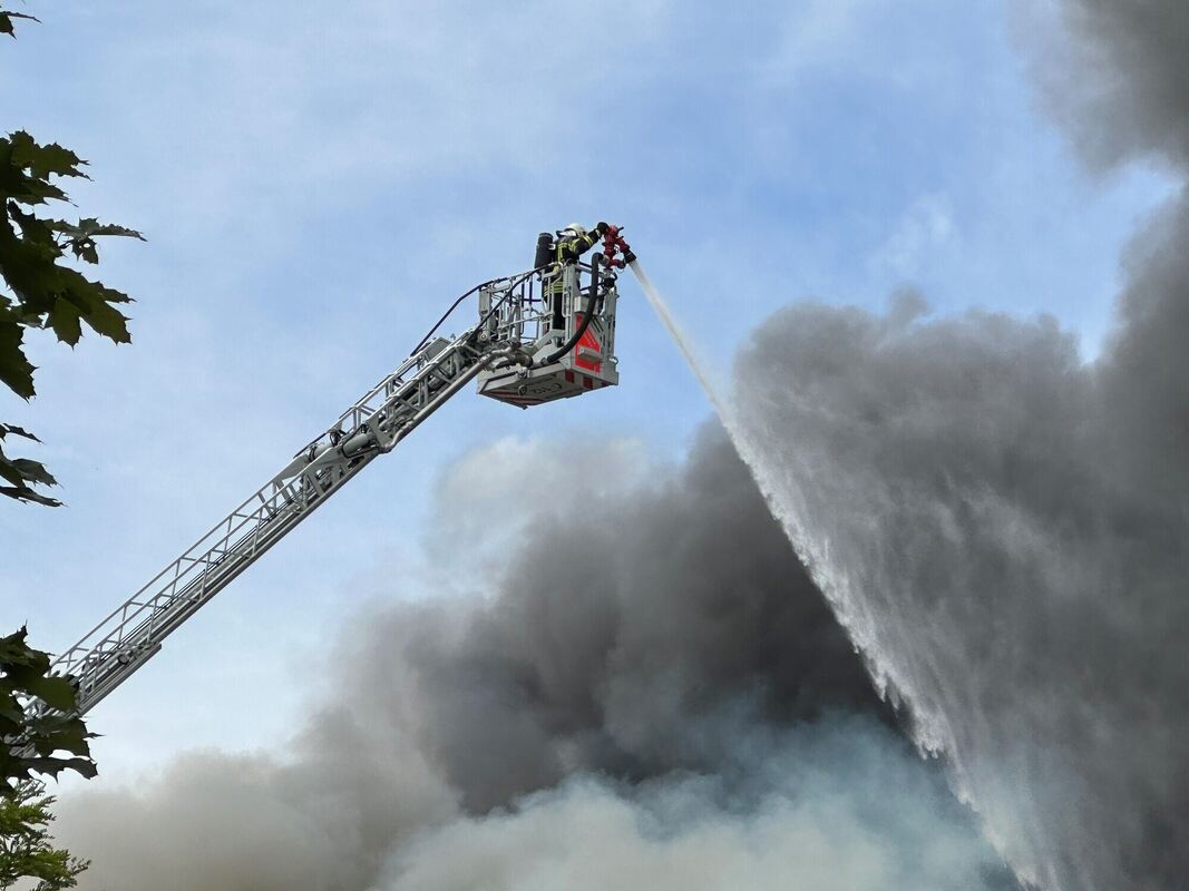 Großfeuer Walddorf (2)