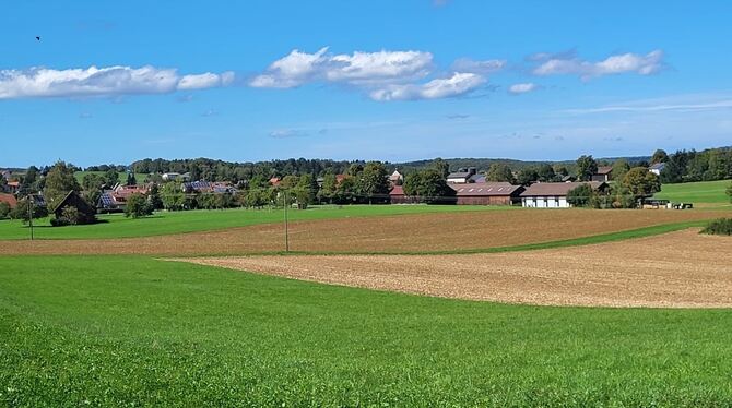 Das neue Baugebiet in Eglingen entsteht direkt an der Straße nach Ehestetten  (rechts hinten).