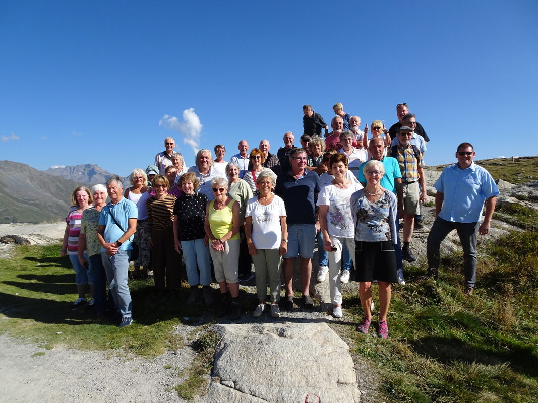 Im Panoramazug durch die Schweizer Bergwelt