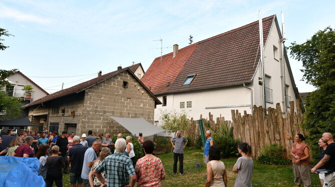 Im geplanten Biergarten der Gaststätte Sonne soll auf städtischem Grund eines der beiden Flüchtlingsgebäude erstellt werden. FOT