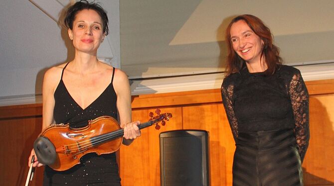 Angela Rossel (Violine) und Pianistin Stephanie Knauer boten »Slawische Impressionen«