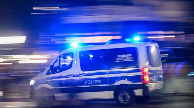 Die Polizei ermittelt im Fall eines sogenannten »Ampel-Galgens« am Scheibengipfeltunnel in Reutlingen.