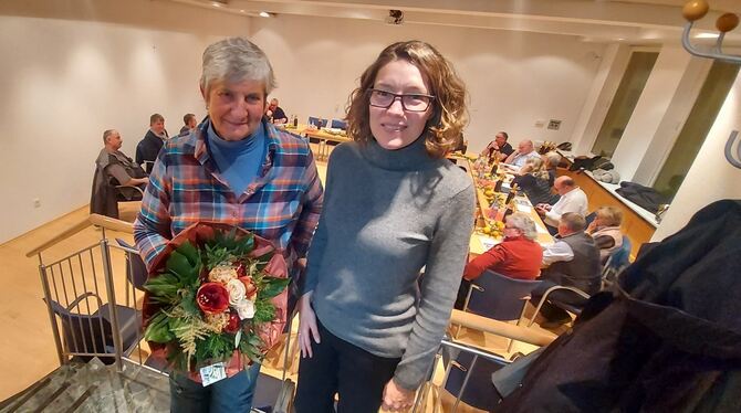 Regina Schmitz (links) hat seit 1982 als Kämmererin im Rathaus Trochtelfingen gearbeitet und in dieser Zeit vier Bürgermeister e