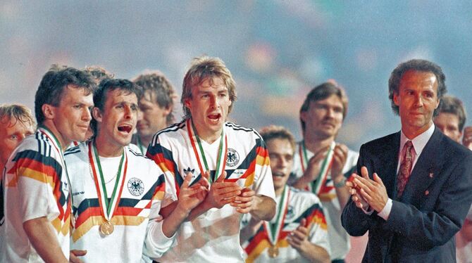 Auch als Trainer Weltmeister: Mit Lothar Matthäus, Pierre Littbarski und Jürgen Klinsmann.