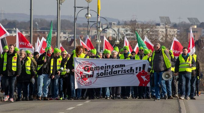 Warnstreiks im öffentlichen Nahverkehr