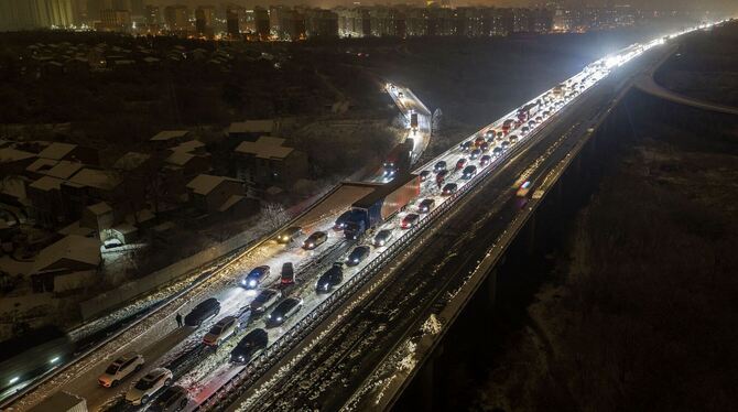 Schnee stört den Reiseverkehr zum Neujahrsfest in China