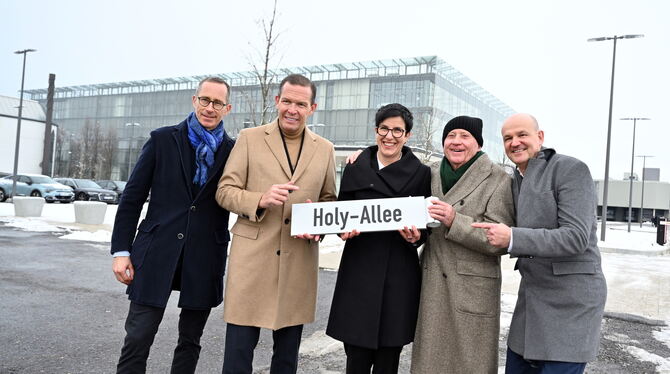 Taufe der Holy-Allee mit (von links) Marc Holy, Urenkel von Hugo Boss, Daniel Grieder (Vorstandsvorsitzender der Hugo Boss AG),