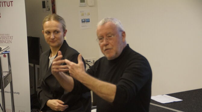 Magda Szabert und Gunnar Laufer-Stark diskutierten im Weltethos-Institut.
