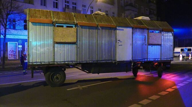 In diesem Bauwagen soll sich der Ex-RAF-Terrorist Garweg versteckt haben.  FOTO: DPA