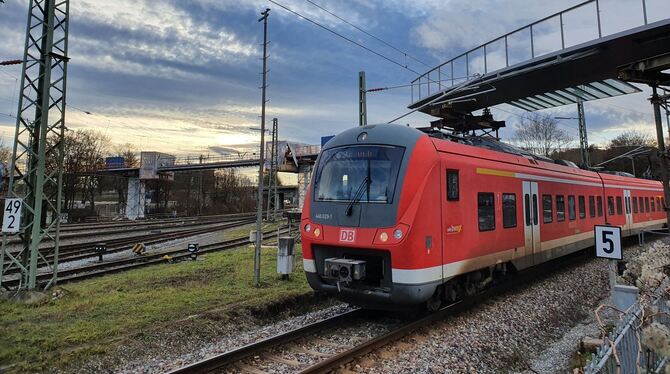 Die Ammertalbahn hatte in der Vergangenheit viel mit Ausfällen und Streckensperrungen zu kämpfen. FOTO: SCHITZ