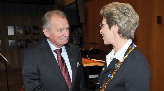 Ehrung im Dezember 2012: Oberbürgermeisterin Barbara Bosch zeichnete  damals den ehemaligen Stadt- und Kreisrat Hugo Berger mit