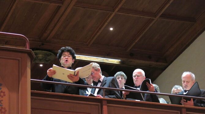 Teru Yoshihara sang den Part von Jesus bei der Aufführung von Arvo Pärts »Johannespassion« durch den Philharmonia Chor Reutlinge