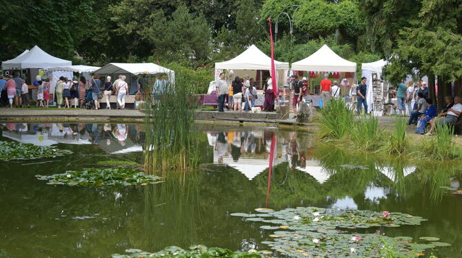 Wie im Stadtgarten 2019, so hat »Neigschmeckt« mit seinem Mix aus stadtnaher Natur, genüsslichem Probieren und Shoppen bis ins J