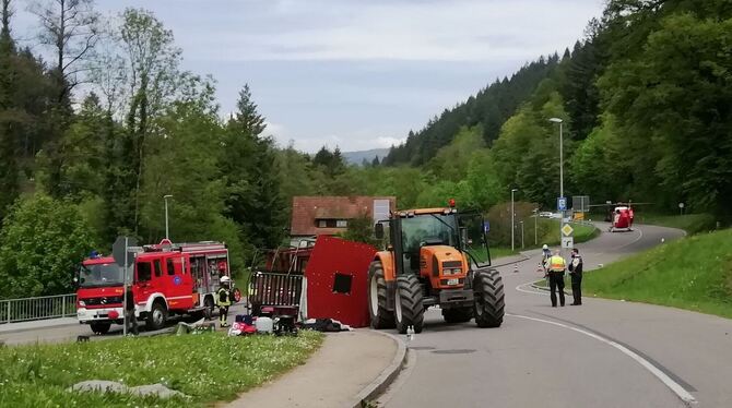 Verletzte bei Unfall mit Maiwagen in Südbaden