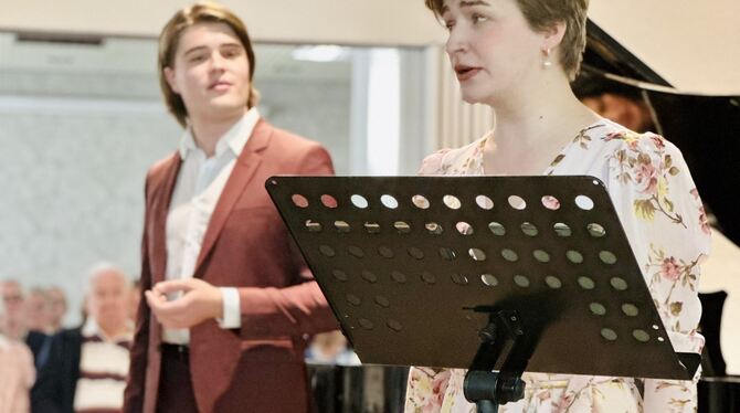 Hannes Nedele und Lara Rieken bei einem gemeinsamen Konzert.