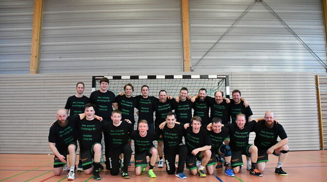 Mit dieser Mannschaft holten die Handballer des TSV Eningen die Meisterschaft in der Kreisliga B.