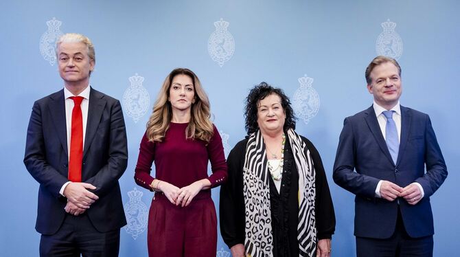 Geert Wilders (PVV), Dilan Yesilgoz (VVD), Caroline van der Plas (BBB) und Pieter Omtzigt (NSC)haben sich auf eine Regierung fü