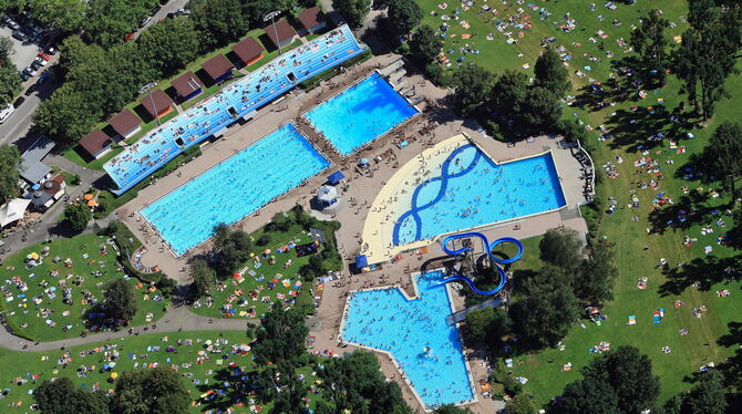 Das Wellenfreibad Reutlingen ist eines der größten Freibäder Deutschlands.