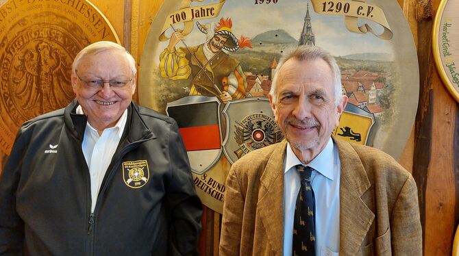 Wolfram Mewes (links) und Dr. Wolfgang Bleher sorgen sich um das Image der Schützenvereine.